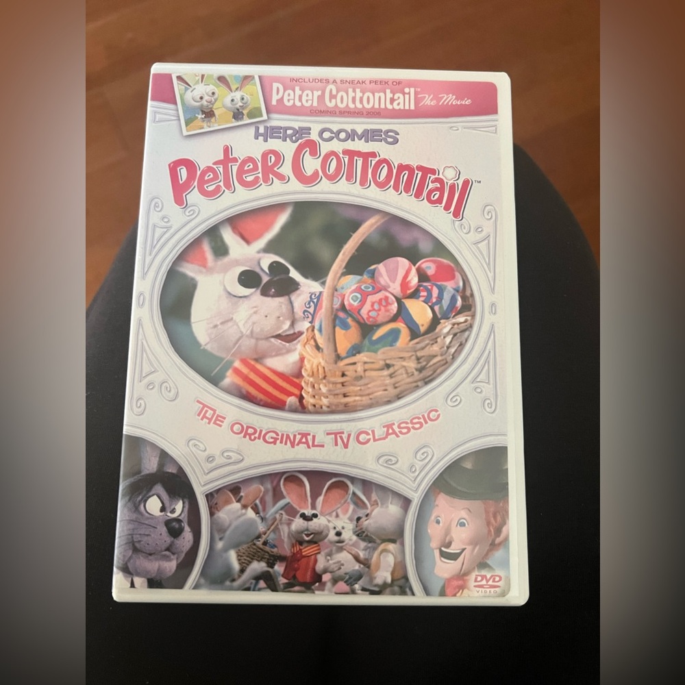 HERE COMES PETER COTTONTAIL DVD- NWOT